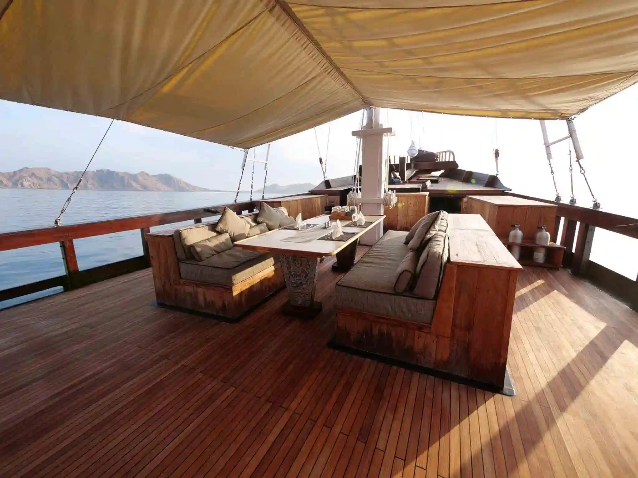 Oracle Yacht - Luxury Phinisi Komodo Charter 2026